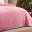 Couverture en flanelle brossée rose très grand-116843133-116843134