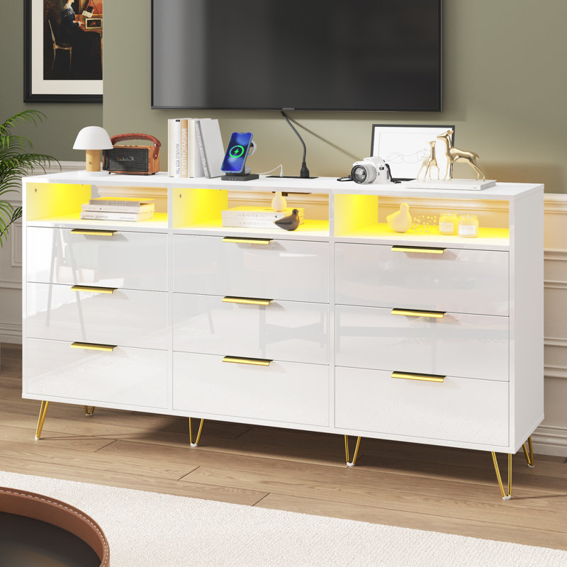 Commode 9 tiroirs avec lumières DEL et station de charge Kollyn, Blanc