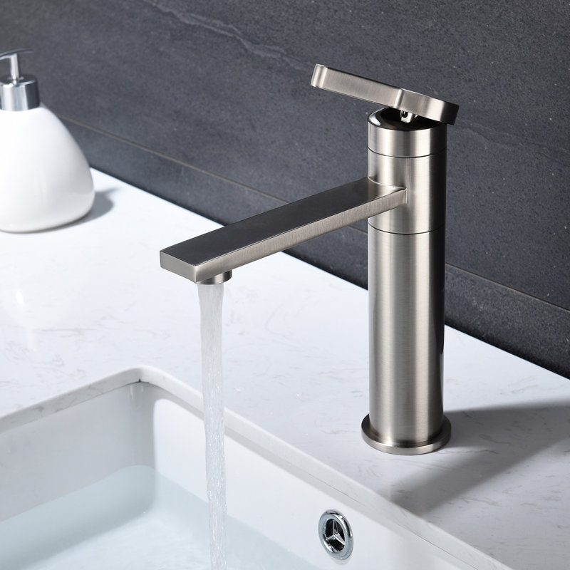 Robinet de salle de bain à un trou