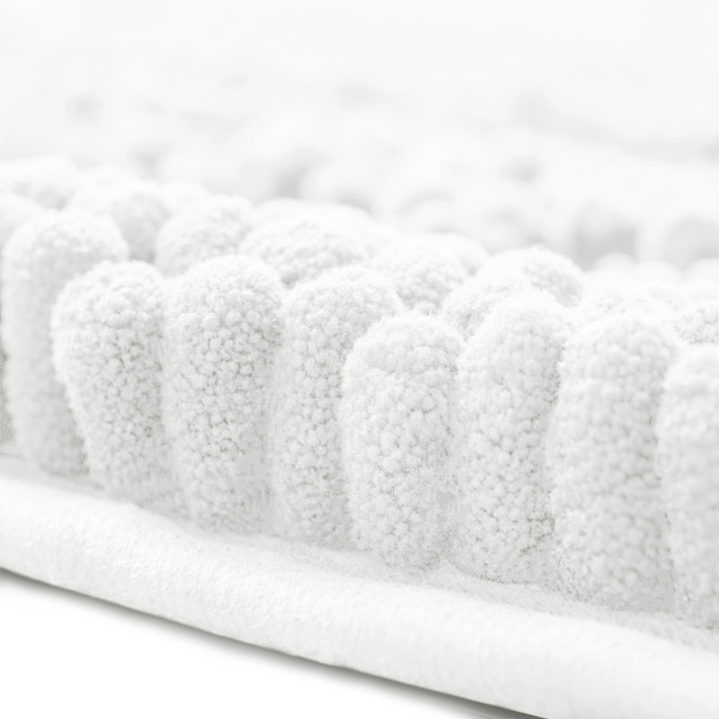 Tapis pour salle de bain Chenault, Simple - L 24 po x l 16 po, Blanc