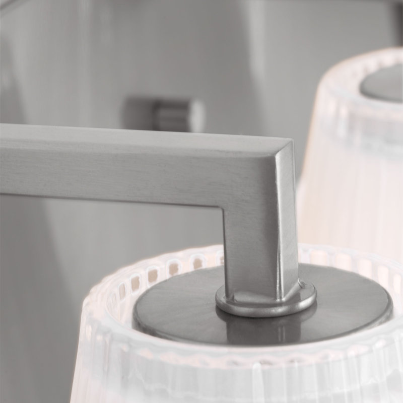 Très grand meuble-lavabo Upson de Génération Éclairage , H 7,75 po x l 24,25 po x P 6,25 po, Nickel brossé, Quatre lumières