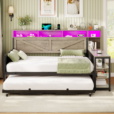 Lit de jour avec couchette escamotable, cadre de lit de jour pleine grandeur en bois de ferme avec 3 tiroirs de rangement et tablettes, lit de jour complet avec station de charge et lumières DEL pour la chambre à coucher, la chambre d'amis