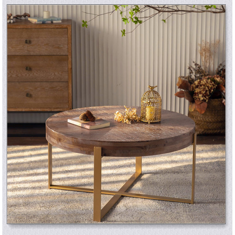 Table basse épissée moderne rétro avec plateau en bois de sapin et pieds croisés, Doré