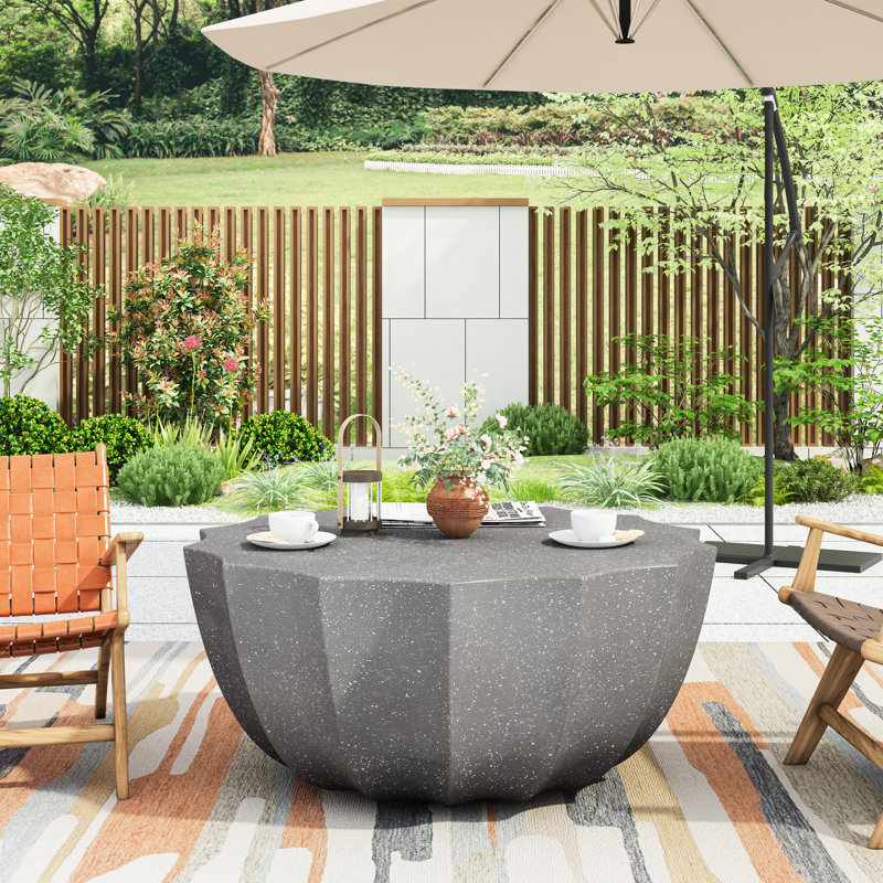 Table basse d'extérieur en ciment de 35,38 po - pour le patio. Gris, solide et facile à nettoyer, facile à entretenir, facile à gérer, capacité de charge de 220 lb en ciment moderne, construction simple, soutien, soutien