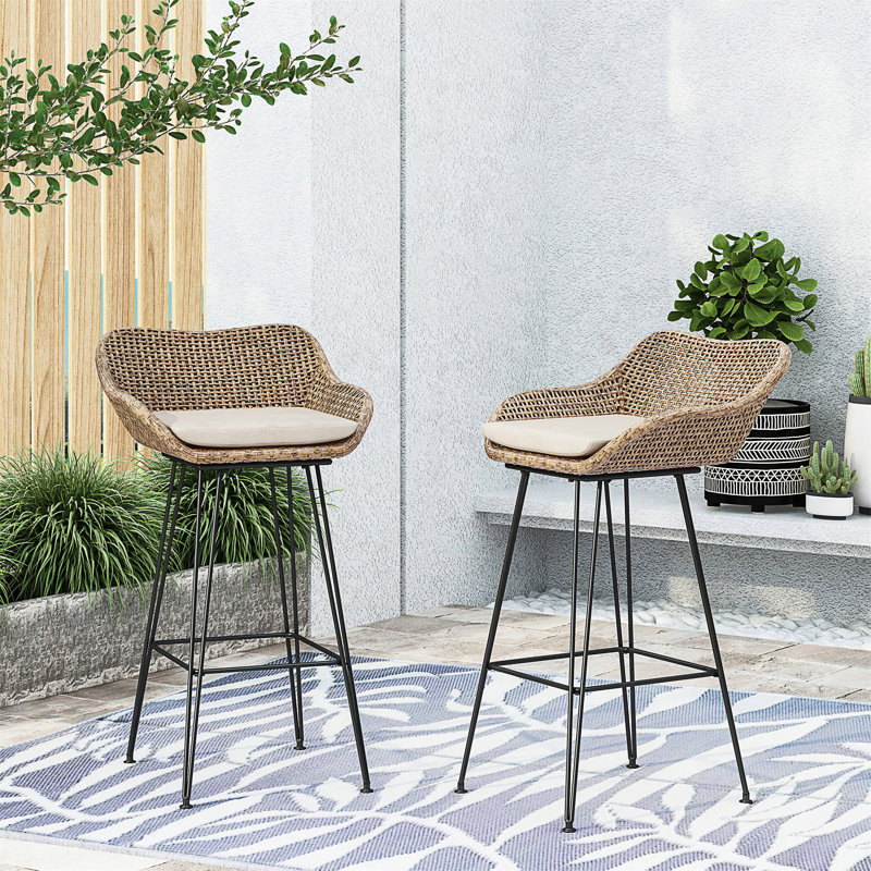Ensemble de 2 tabourets de bar 29,25 po en osier et fer à dossier bas pour l'extérieur