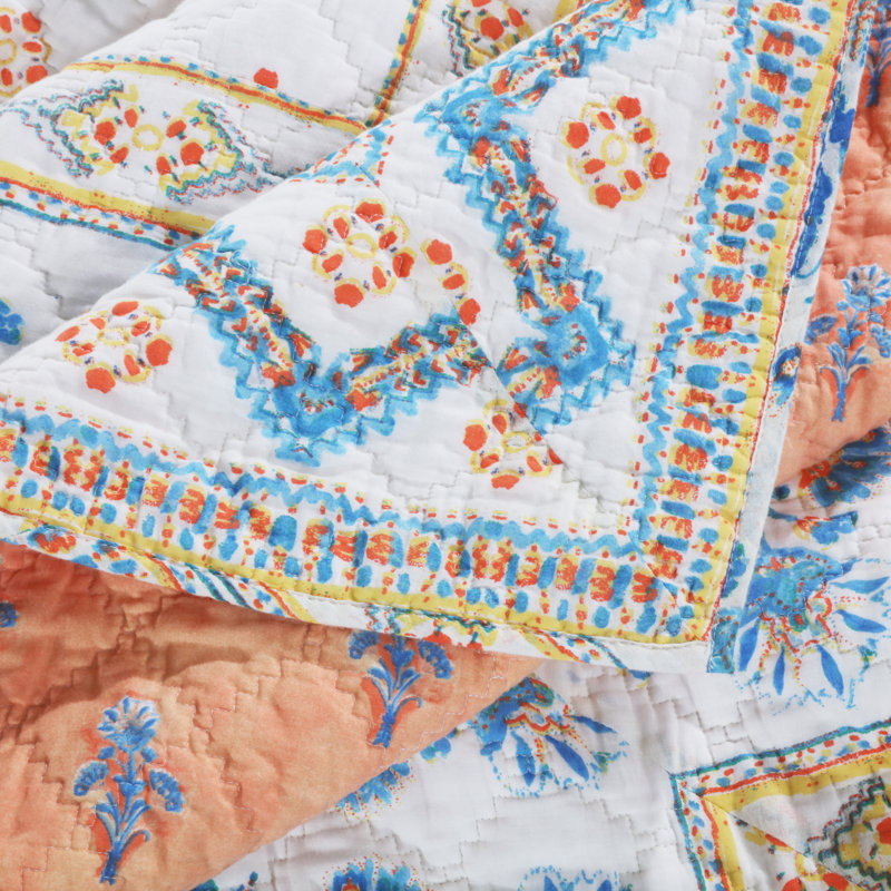 Aleena Eclectic Floral Quilt Set, Full/Queen Quilt + 2 Shams