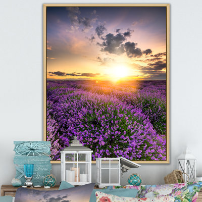 Lavande champ coucher de soleil paysage - art mural traditionnel sur toile