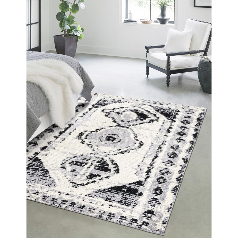 Ithalia Oriental Indoor Rug, Rectangle 5'3" x 8'
