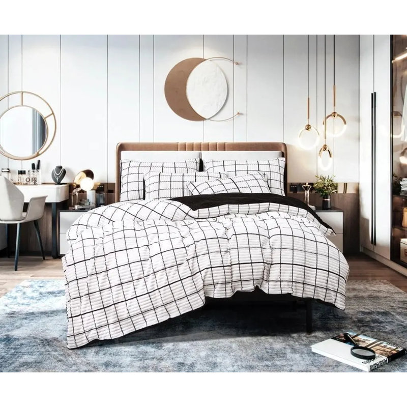 Polyester Striped Bedspread with Pillowcases Included, Double Bedspread + 2 Standard Pillowcases