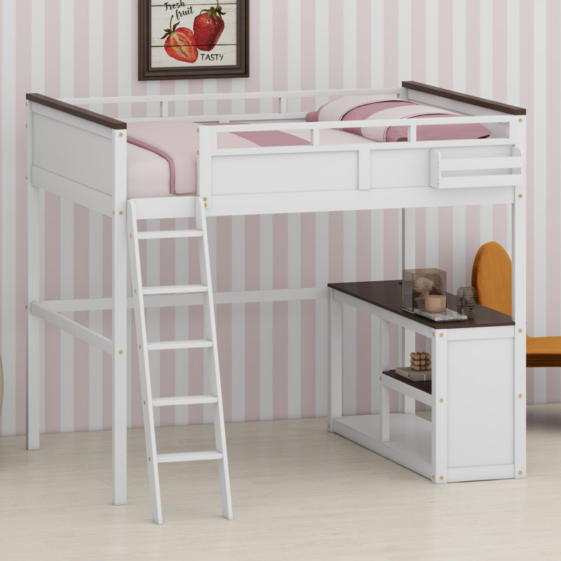 Lit mezzanine avec bureau intégré, étagères ouvertes, coffre de rangement et port de chargement USB