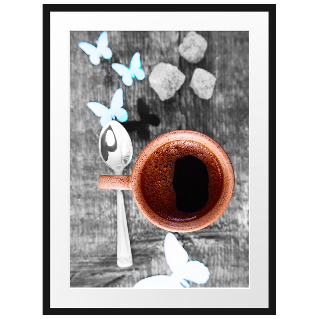 Gerahmtes Poster Kaffee mit Schmetterlingsdeko