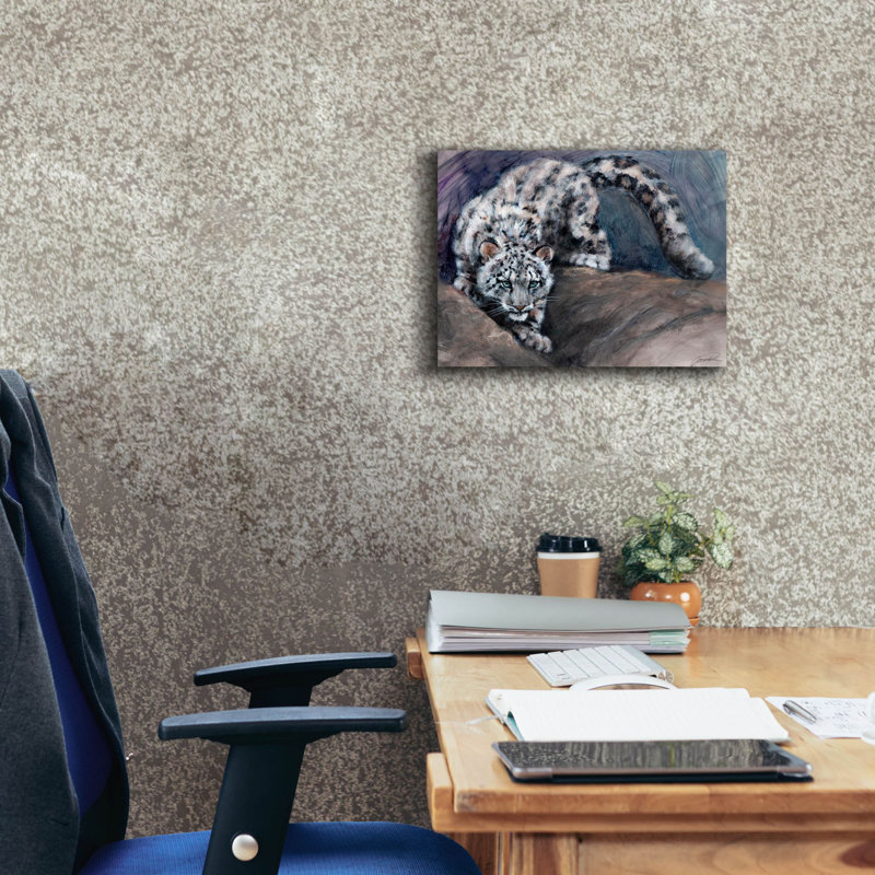 «Adelae Stalking Snow Leopard Cub» par Robert Campbell - reproduction d'art sur toile tendue, H 12 po x l 16 po x P 0,75 po