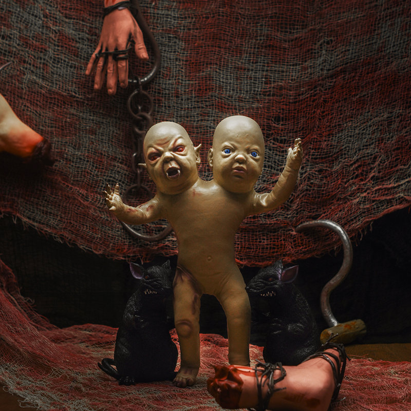 Scary 2 Headed Vampire Twins Creepy Baby Doll Horror Movie Prop Halloween Decor