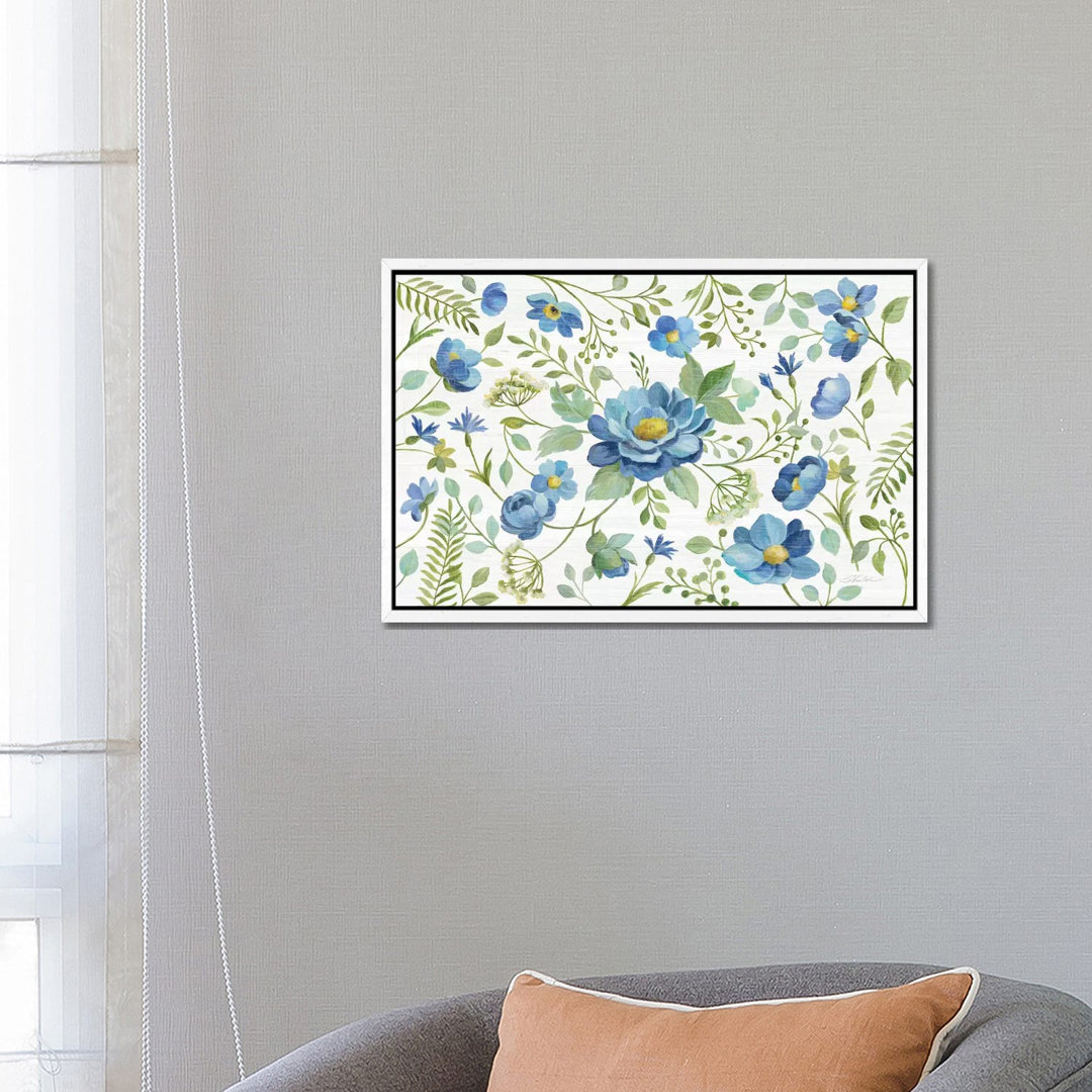 Botanical Blue I von Silvia Vassileva - Galerie-verpackte Leinwand Giclée