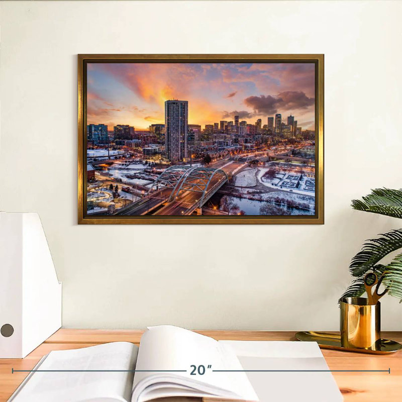 Coucher de soleil d'hiver à Denver, Cadre flottant doré, 13 po x 9 po
