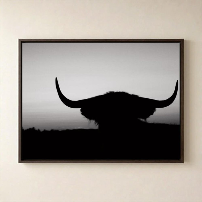 «Bull Set BW» par Nathan Larson - Impression sur toile, H 18 po x l 24 po, Cadre plat flottant, Brun