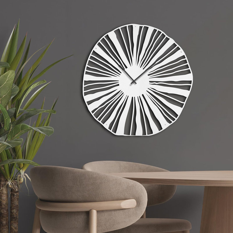 Grande horloge murale en métal Sunburst, L 36 po x H 36 po, Blanc