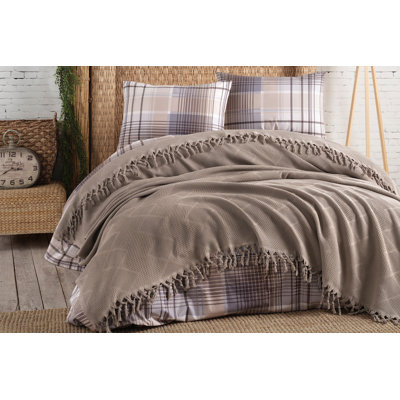 Alviva No Pattern Duvet Cover Set with Pillowcases Included