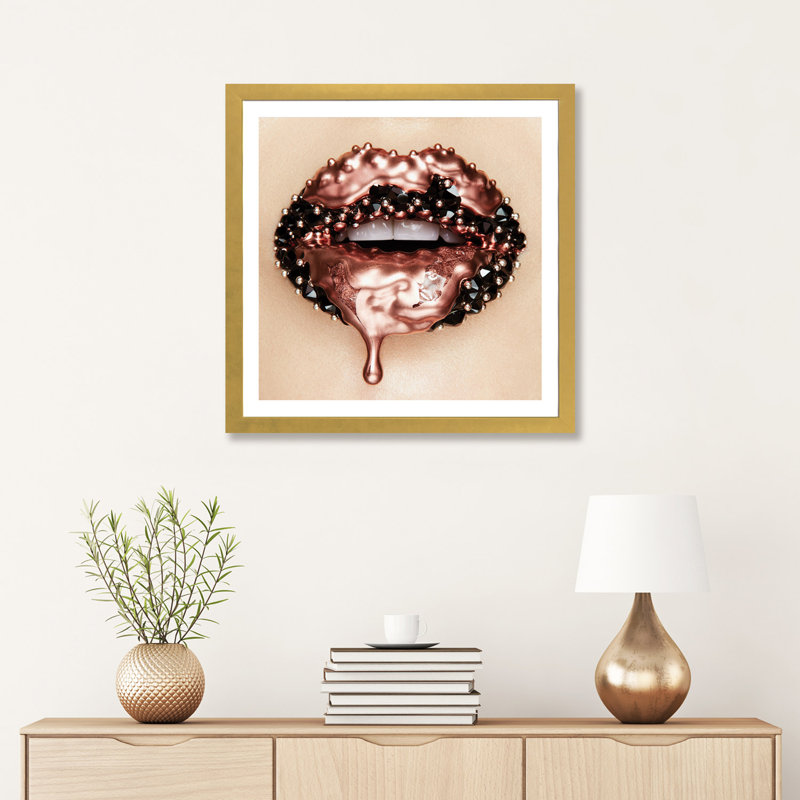 «Rose Gold Melting Carat» par Vlada Haggerty - impression d'art graphique, H 24 po x l 24 po x p 1 po, Encadré en papier doré