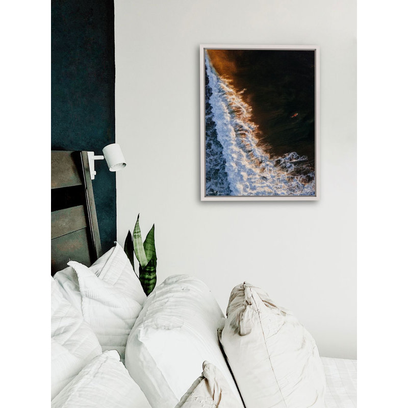 «Waves The Rush» par Kristen M. Brown, H 27,5 po x l 21,5 po x P 1,25 po, Toile avec cadre blanc
