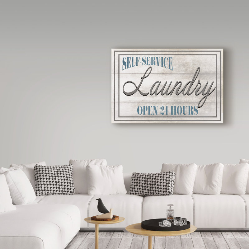 «Kincannon Mudroom Laundry» par Lightboxjour - reproduction d'art textuel sur toile tendue, H 16 po x l 24 po x p 2 po