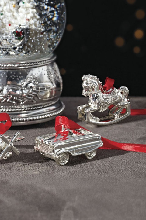 Ornaments & Tree Decor