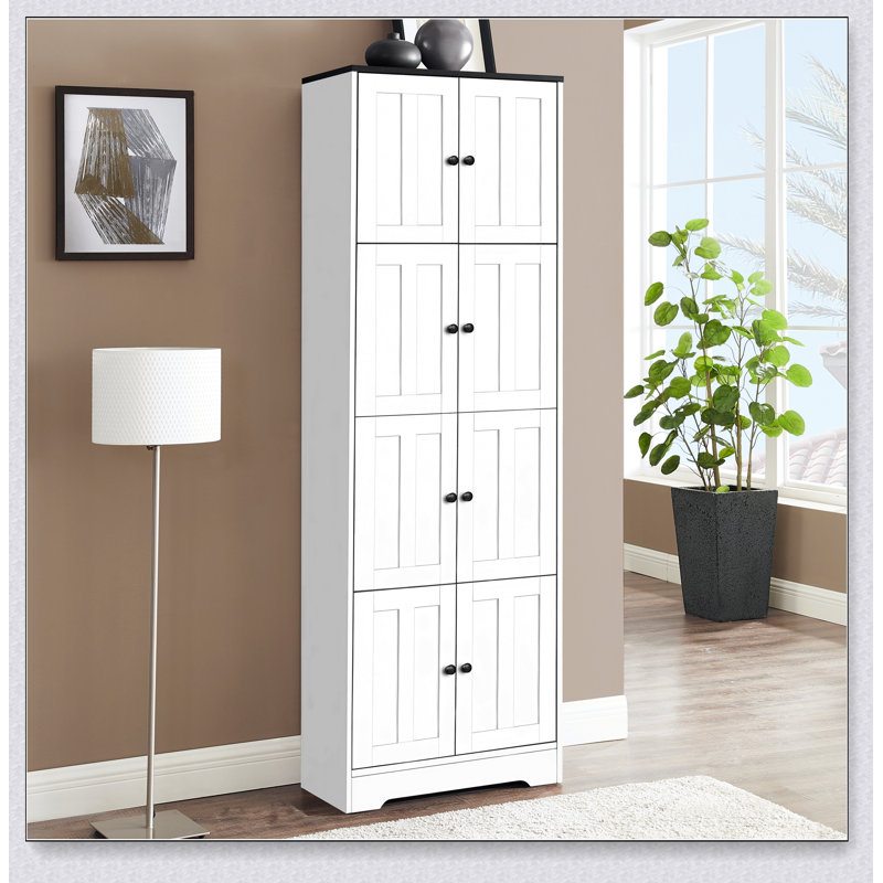 Armoire de rangement haute à quatre portes et étagères pour une organisation polyvalente de la maison et un gain de place optimal.