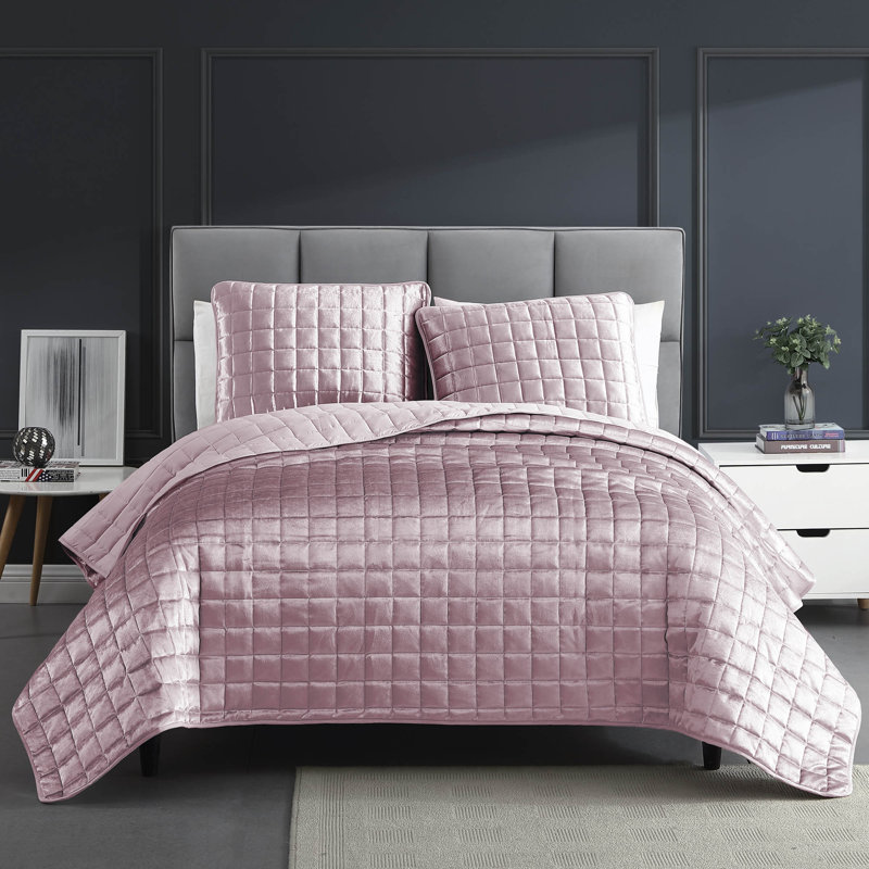 Red Plaid Microfiber Reversible 3 Piece Quilt Set, King Quilt + 2 King Shams, Dove White