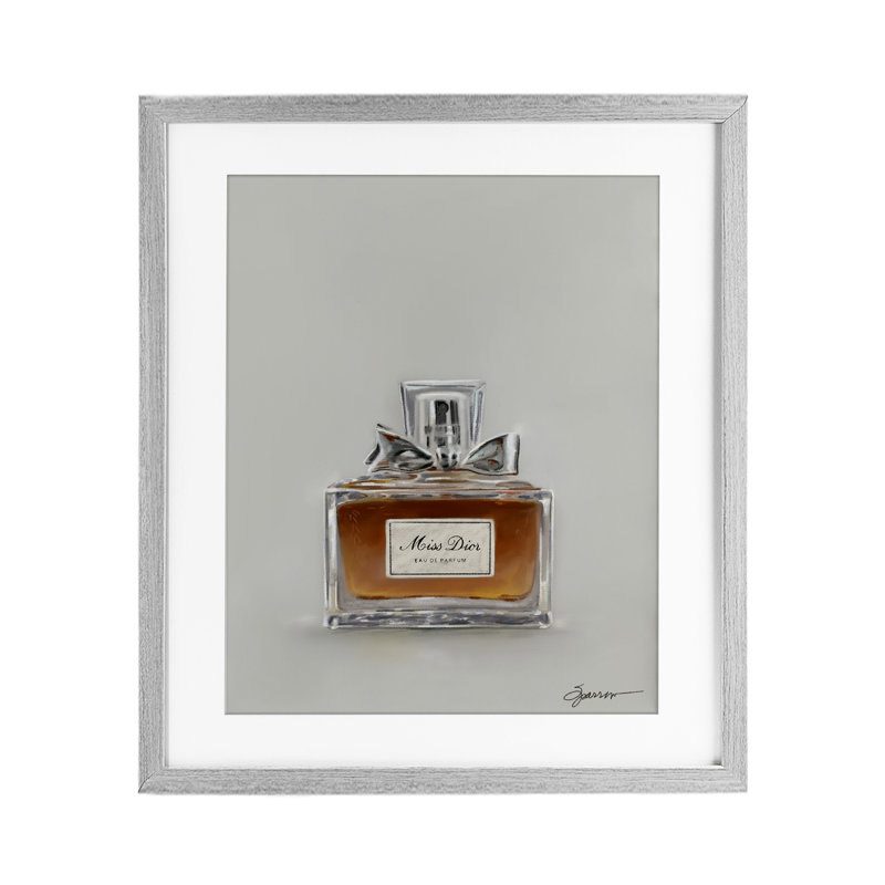 Élégante fragrance avec impression encadrée sous verre, par Mary Sparrow, H 16 po x l 13 po, Cadre de ferme gris