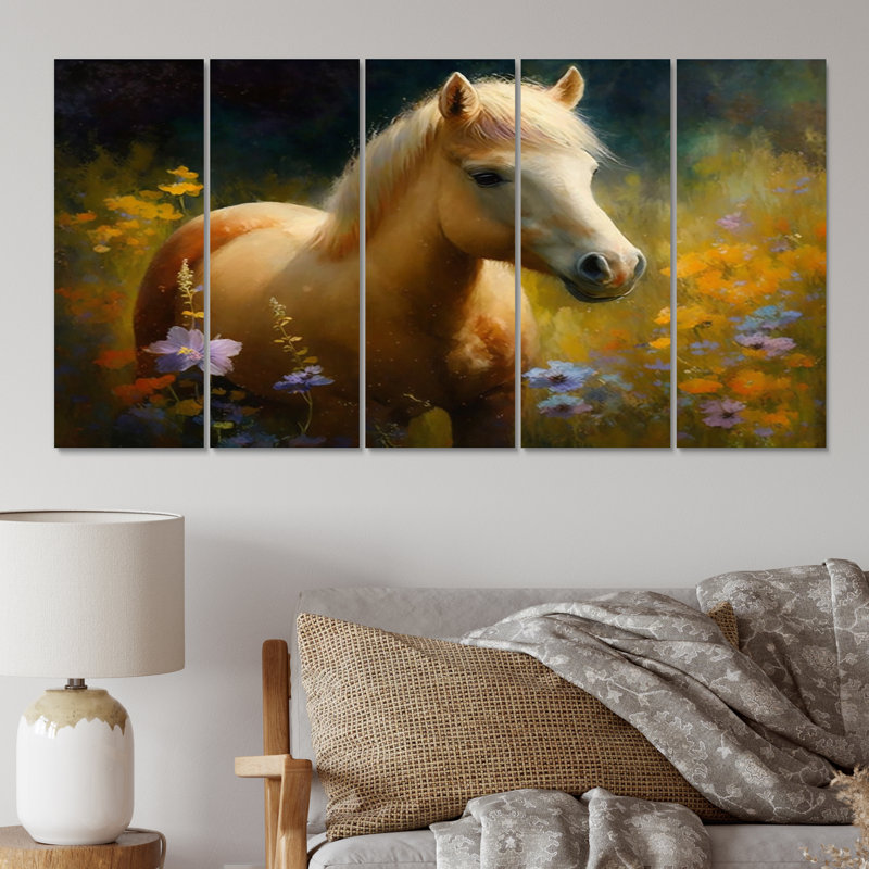 Golden Pony In Flower Meadow I - animaux, art mural, salon, 5 panneaux égaux