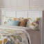 Lit plateforme en bois massif avec pied de lit assorti Marshallville-101369680-83257624