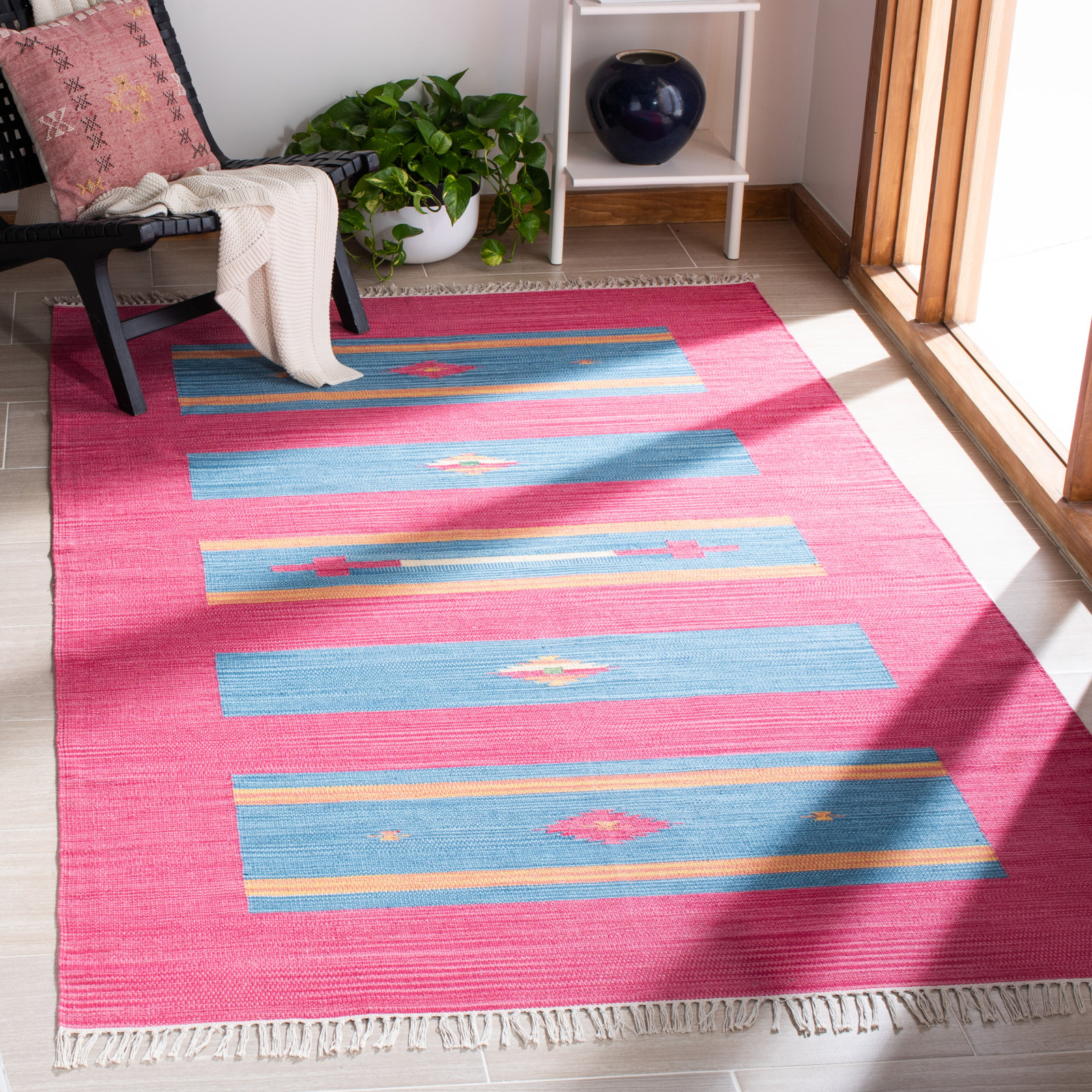 Danely Handmade Cotton Rug, Rectangle 5' x 8'