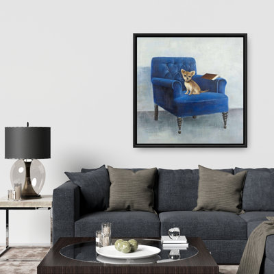 "Chihuahua sur un fauteuil bleu" sur toile