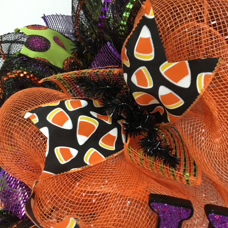 Couronne d'Halloween joyeuse hantise avec araignée, crâne et chapeau de sorcière