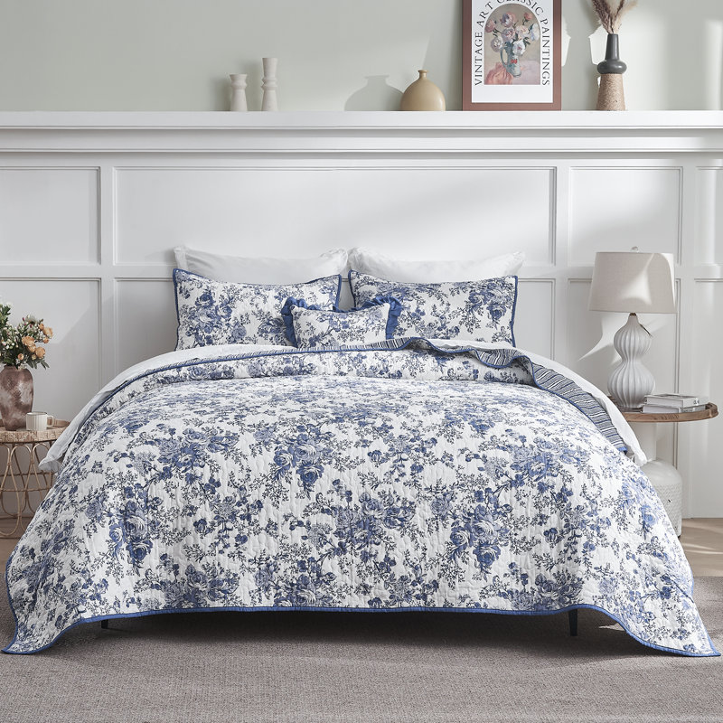 Wonderful 5-Piece Cotton Quilt Set Floral Printed Bedding Set, Queen Quilt + 4 Additional Pieces
