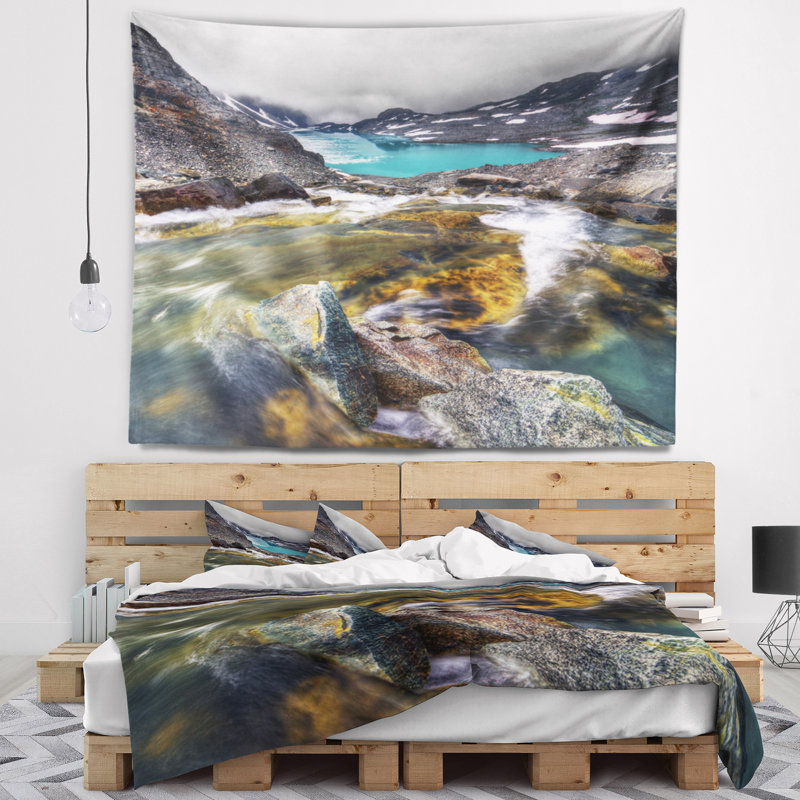Polyester ruisseau Mountain qui coule dans le lac avec accessoires de suspension inclus, H 32 po x l 39 po
