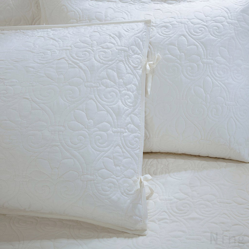 6 Piece Reversible Daybed Cover Set White Daybed, White