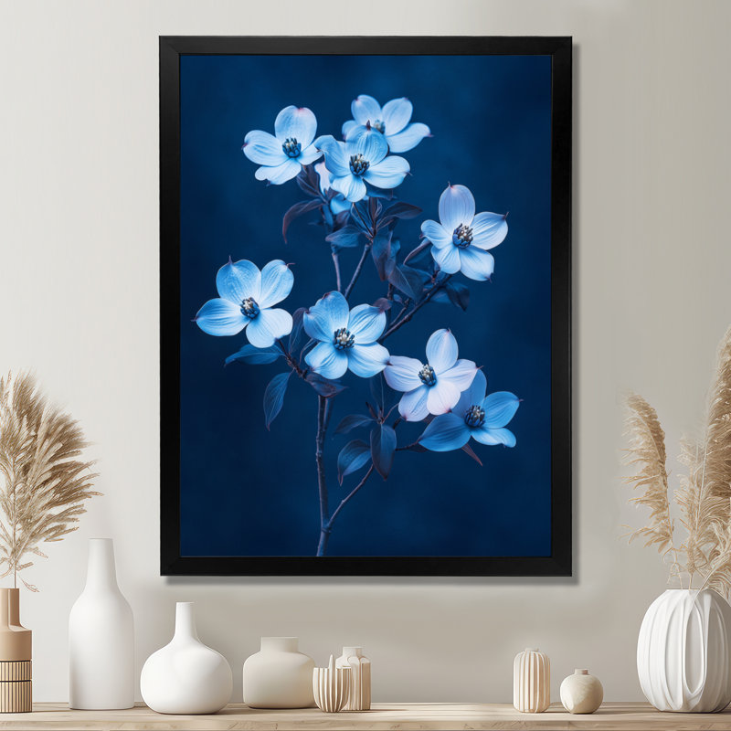 Deepmoody Moody Cornouiller Fleur Clair de Lune I - Tableau encadré, H 44 po x l 34 po, Cadre photo noir