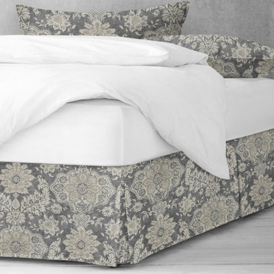  Bed Skirt