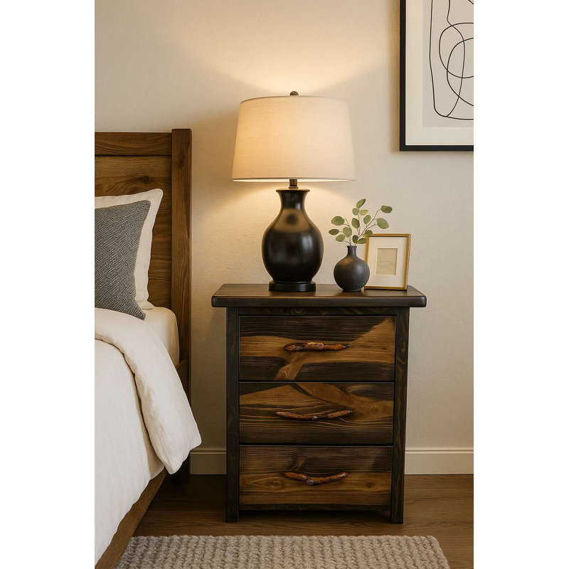 Table de chevet à trois tiroirs Big Edge de la collection Big Sky Live, Marron foncé