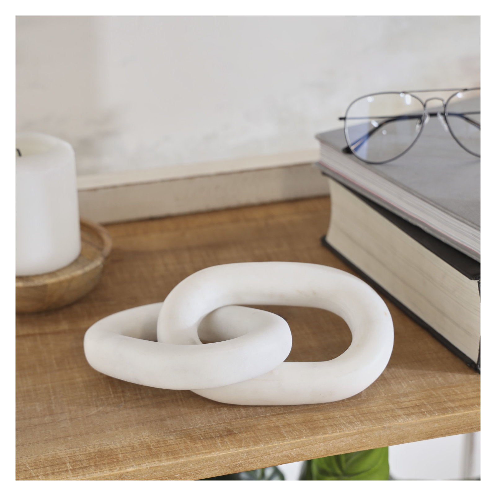 Magaret Chain Sculpture, 2.45" H x 8.85" W x 3.65" D, White