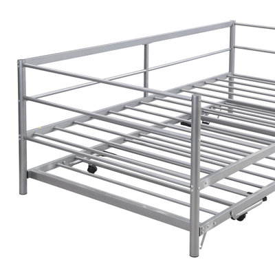 Metal Daybed With Adjustable Trundle