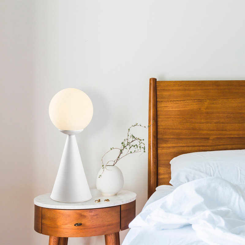 Lampe de table de style scandinave, corps en métal blanc, 7,5 po x 7,5 po, hauteur: 16,9 po | Bouchon en verre, douille E27 (40 W maximum), câble de 78,7 po | Conception élégante et fonctionnelle pour la décoration intérieure moderne, indice de protection IP20