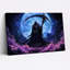 Personnage sombre en armure avec une faux sous une grande toile bleue d'Halloween-964814031