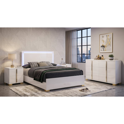 Maxwell White Queen 4-piece Bedroom Set