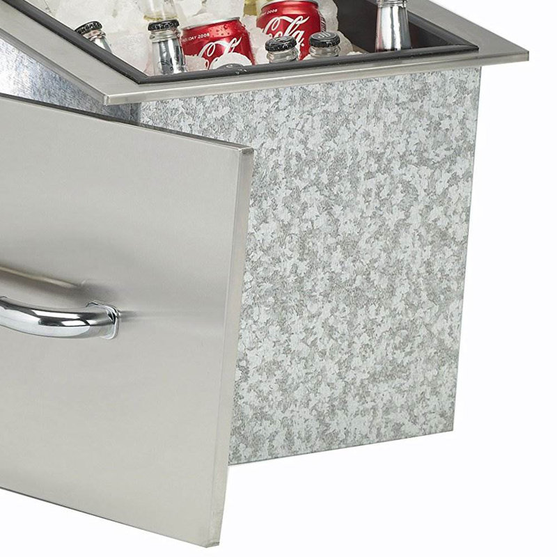 Bull Outdoor Products 16.8'' H x 14.5'' W Ice Chest