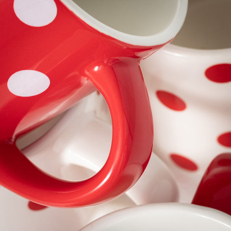 Tasse à pois