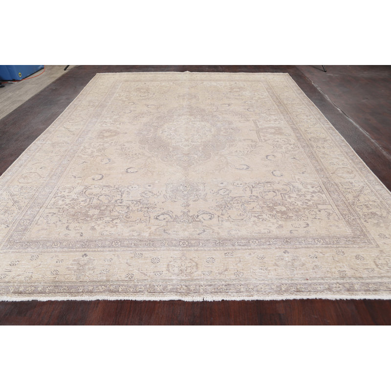 Tapis décoratif en laine de conception unique noué à la main des années 1960 de couleur beige Tabriz de 9 pi 3 po x 12 pi 3 po