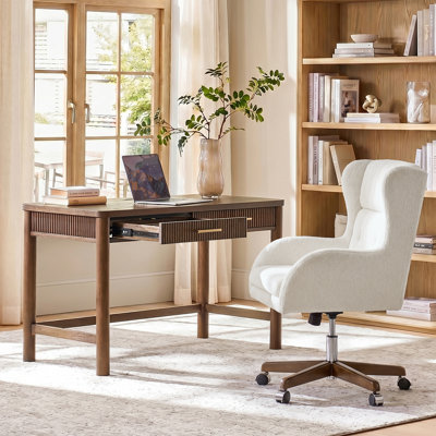Bureau moderne en bois massif cannelé avec station de charge et 2 tiroirs Kaybri