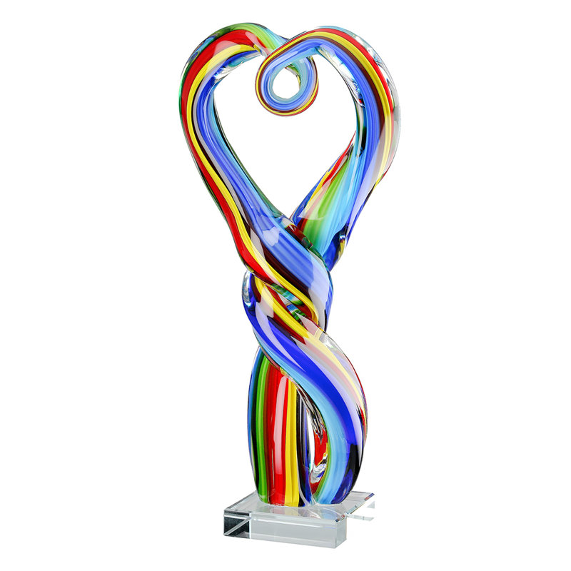 Dahntay Statue